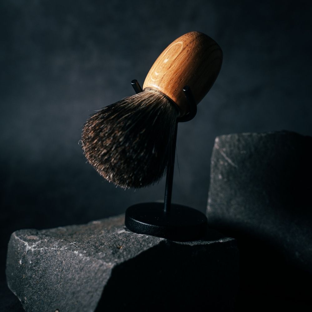 Blaireau de rasage en chêne et poils de sanglier fabriqué en France Bivouak 